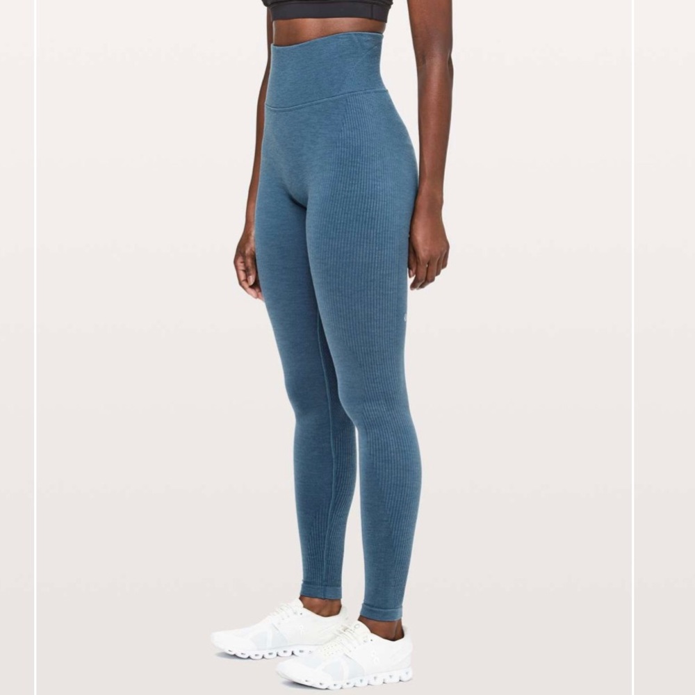 NWOT Lululemon Size 6 keep the heat leggings